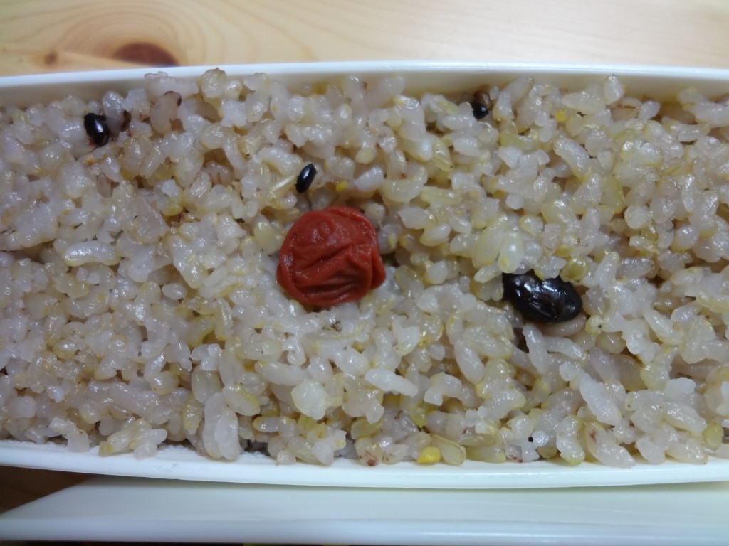 雑穀米ごはんの黒豆